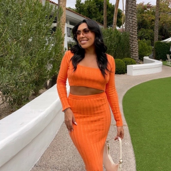 NEW Pretty Little Thing Orange Skirt/Crop Top set - Picture 2 of 5